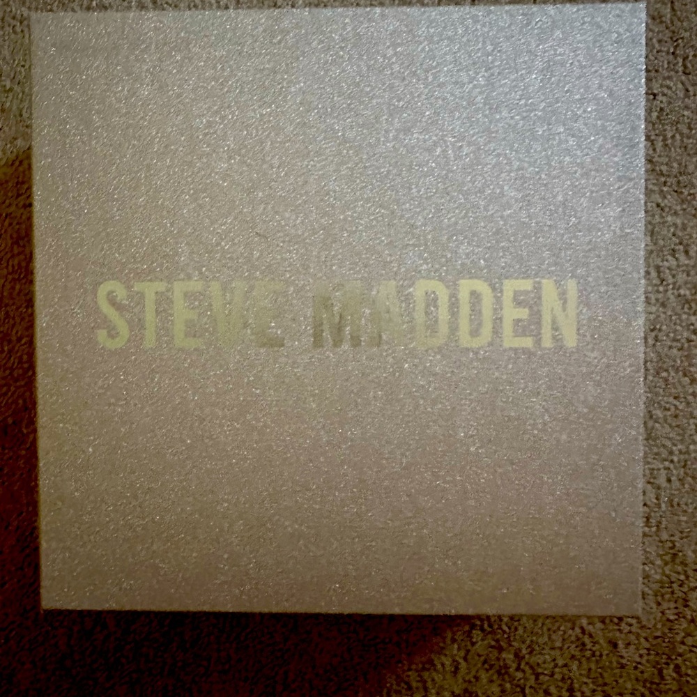 Steve Madden Glittery Box hat/scarf NWT